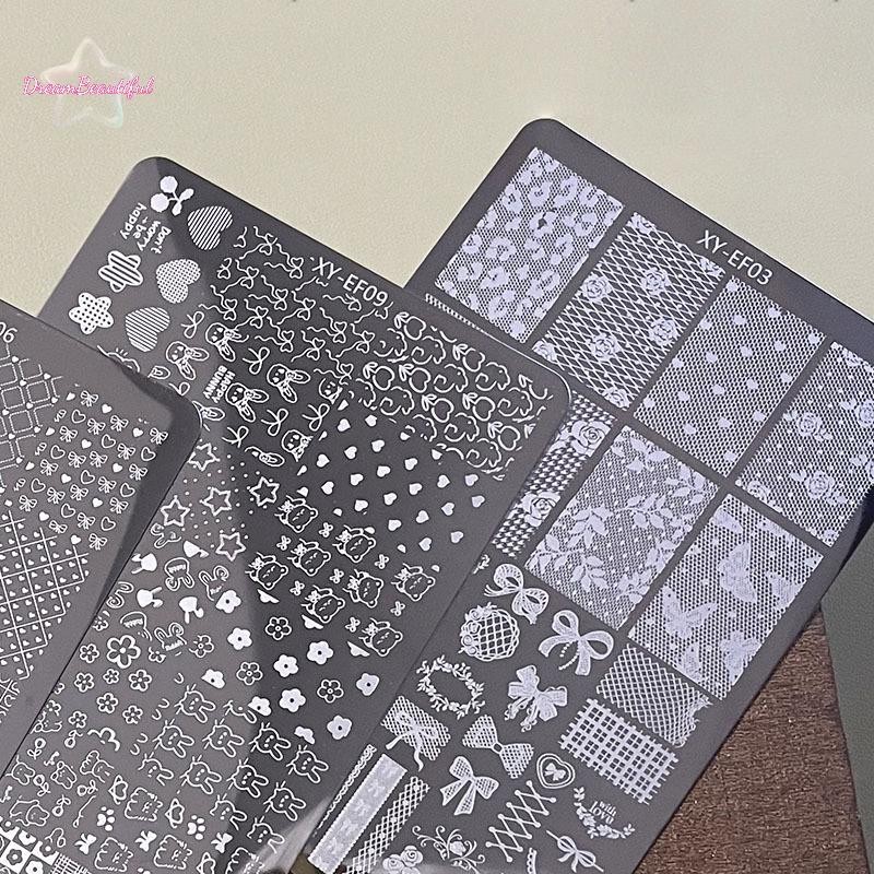  เรขาคณิตแผ่นปั๊มดอกไม้ดอกไม้ใบลูกไม้เล็บแม่แบบ ทําเอง การพิมพ์ออกแบบภาพลายฉลุเครื่องมือแสตมป์ใหม่