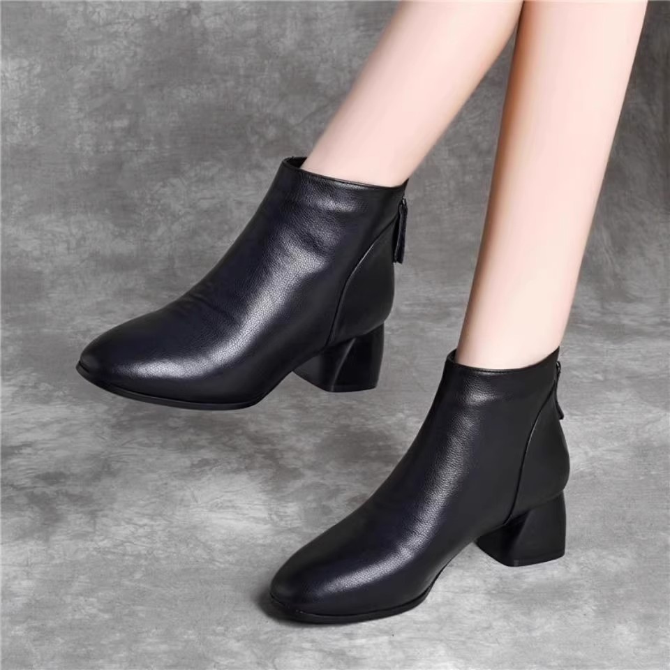 Snow Boots ผู้หญิง บูทหนังนุ่มสไตล์มาร์ติน กันหนาว (สั้นกลางส้น) สวยแมทช์ได้ทุกลุค