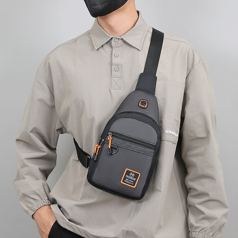 newyorkgallery(N2499) กระเป๋าคาดอกผู้ชายแฟชั่นสุดเท่ ข้างหน้ามี2ช่องซิปใส่ของ