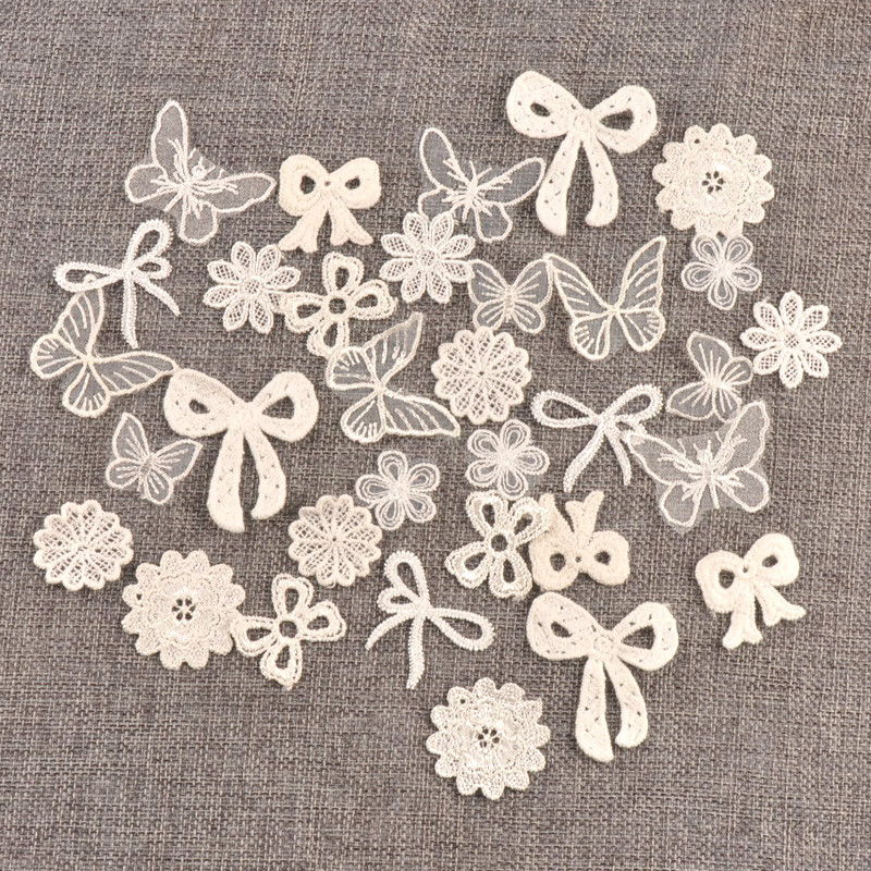 .Applique ตาข่ายลายดอกไม้สีขาว 20 ชิ้น ขนาด 2-4.5 ซม. เหมาะสำหรับตกแต่งงานพิเศษหรือตกแต่งบ้าน CP4261