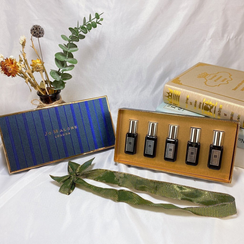 2025 แฟชั่นสไตล์ยอดนิยม 65 เคาน์เตอร์ Joe Malone กล่องสีฟ้าขวดสีดําห้าชิ้นชุด 5x9ml พร้อม Sprayer AS