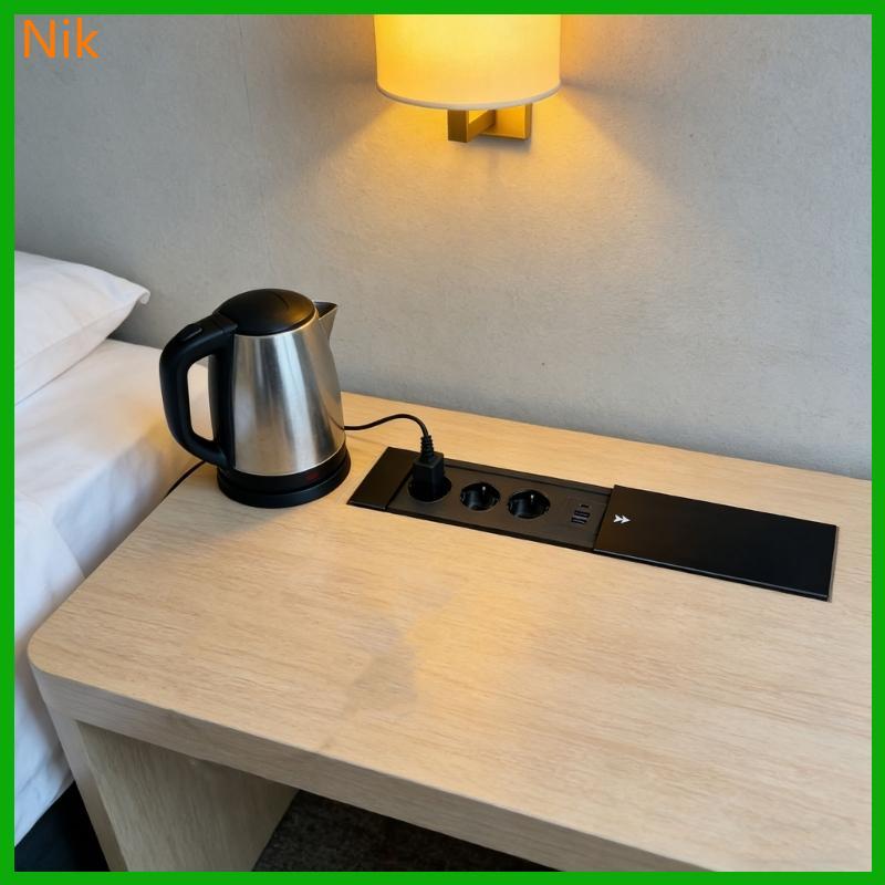บ๊๊๊ลค.ศ. Slide Cover Embed Desktop Socket with 3 220v Standard Outlets และ 2 USB Port