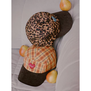 Tagi. Imagine Love Patchwork Baseball Cap หมวกเบสบอลแพตช์เวิร์กลายหัวใจ หมวกแก๊ป