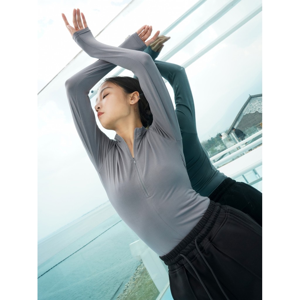 Tuyi TT2206 เสื้อแขนยาวสีดำสำหรับผู้หญิง เหมาะสำหรับการฝึกโยคะและเต้นรำ