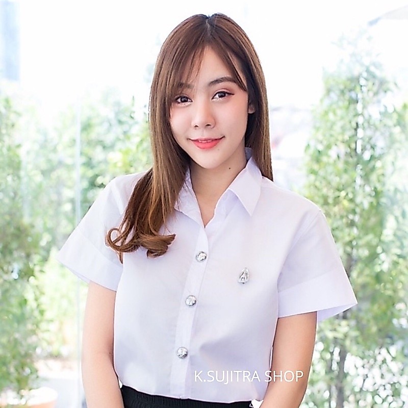 มุมทอง เสื้อนักศึกษาหญิง มีสาบหลัง แขนสามเหลี่ยม เข้ารูป