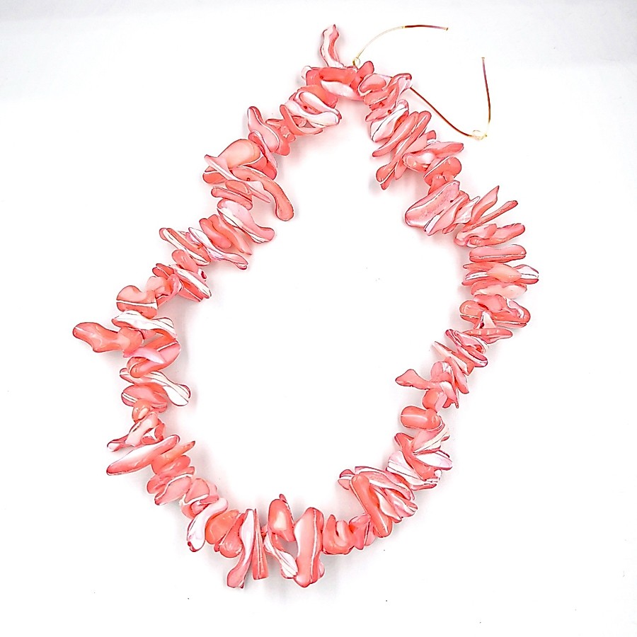 ลูกปัดเปลือกหอยมุกแท้ลักษณะเป็นก้านสีขมพู ขนาดประมาณ 6x25 mm - Mother-of-Pearl Pink Stick Beads (LZ-0674)