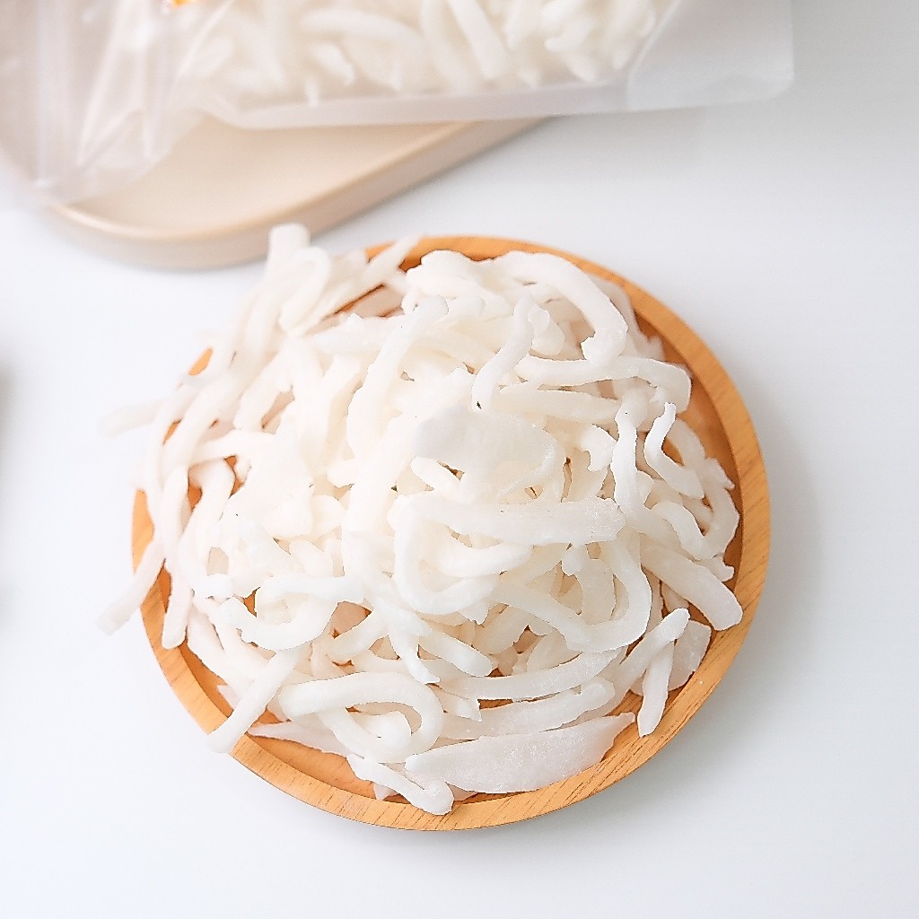 Dried Coconut Young Nam-Hom Slice มะพร้าวน้ำหอมอ่อนแบบเส้นอบแห้ง สูตรน้ำตาลน้อย หวานน้อย หอม อร่อย By Garden Fruits