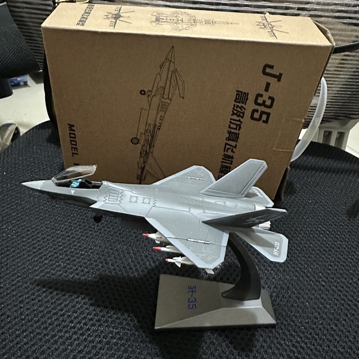 1: 100 J-35 เครื่องบินรุ่นโลหะผสม Static J35 ลูกปัดนําทางนิทรรศการของที่ระลึกของขวัญตกแต่งของที่ระลึ