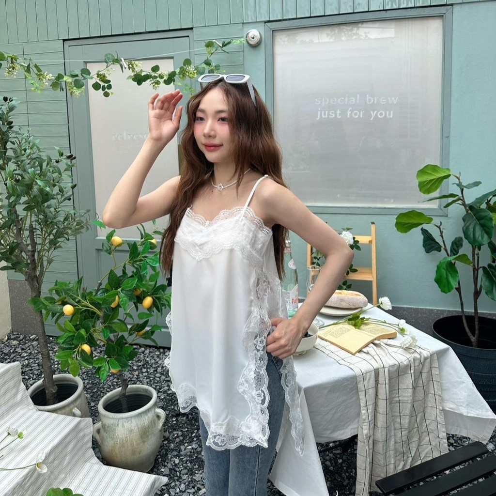 Betty cami : เสื้อสายเดี่ยว ตัวยาว แต่งขอบลูกไม้ ผ่าด้านข้าง KN.Clothes - รูปที่ 3