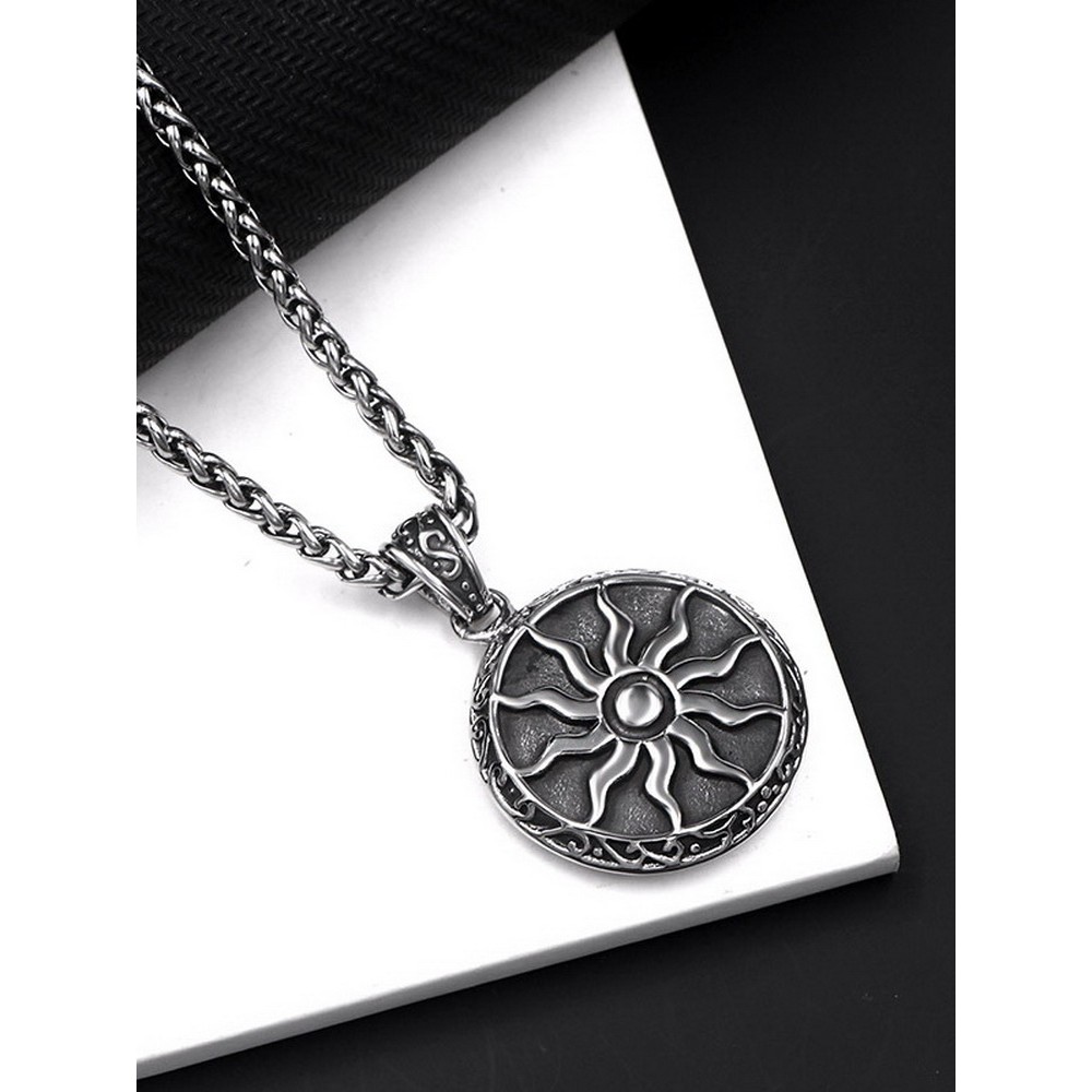 สร้อยคอ AH7 Retro ไทเทเนียมเหล็ก Ray Sun God Totem Alpha จี้อินเทรนด์ชายยุโรปอเมริกันที่ไม่ซ้ํากัน H