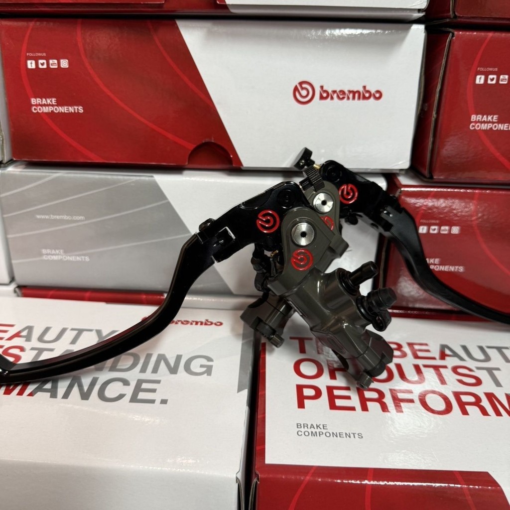 17.5 ปั้มเบรก Brembo moto GP เบรก ปรับได้ อุปกรณ์ดัดแปลงรถจักรยานยนต์ มือ1 ปั้มปักข้างโลโก้แดงแท้ พร้อมกล่อง