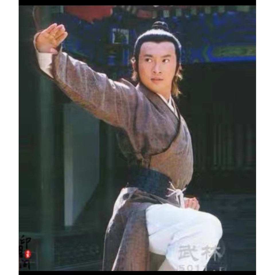 เครื่องแต่งกายโบราณเช่า Jin Yong ศิลปะการต่อสู้ตัวละครฮีโร่ Qiao Feng Yang Guo Jing Huang Rong Undef