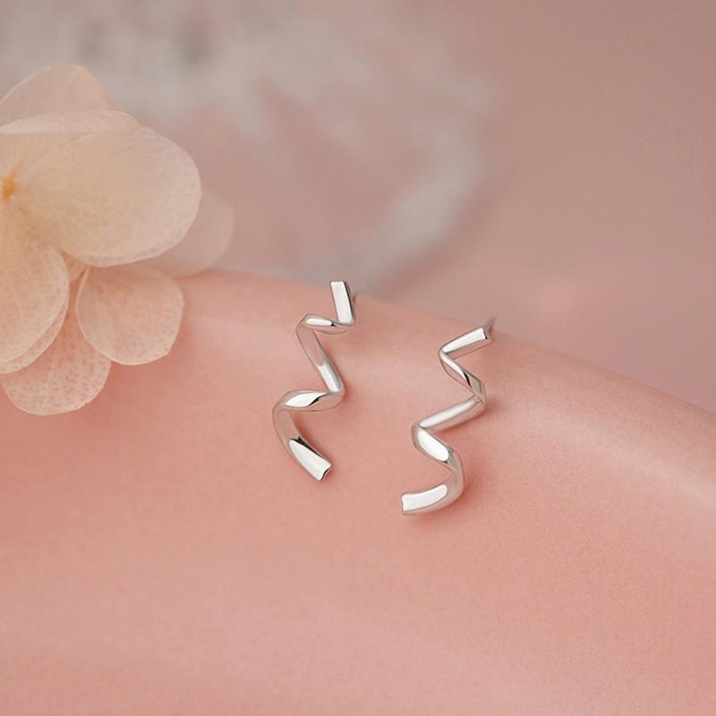Spiral Dance Earrings ต่างหูเงินแท้ S925 [MERCELO]