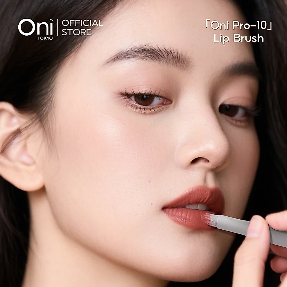 Oni Pro Lip Brush, Lip liner brush, Precision Lipstick Brush for Perfect Application แปรงปาก แปรงทาลิปสติก แปรงแต่งปาก