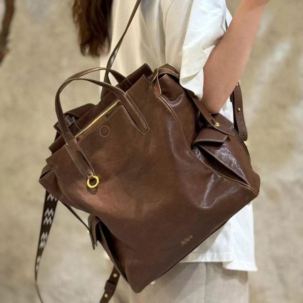 Loose Track Series Backpack/กระเป๋าเดินทางความจุขนาดใหญ่/กระเป๋าเป้สะพายหลังหนังแท้