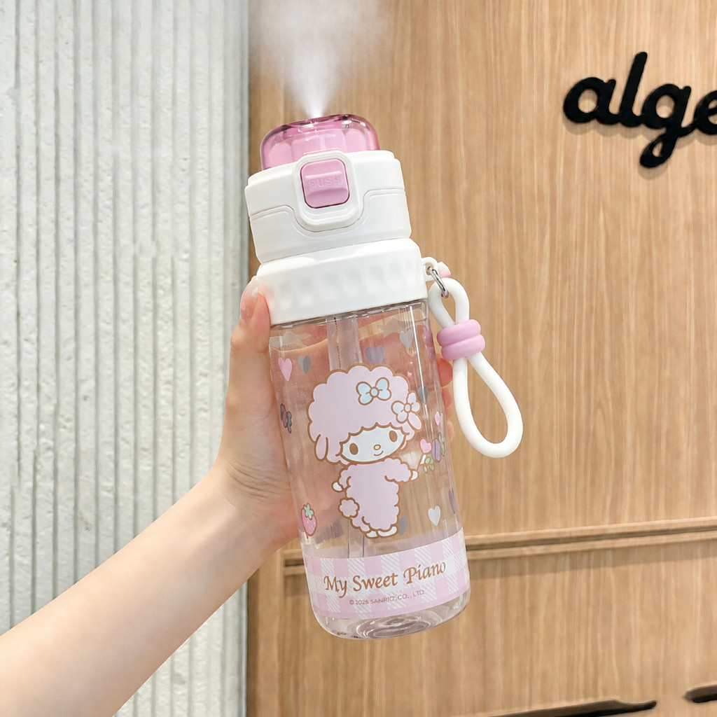 แก้วน้ํา Tritan Double-Drink ที่ได้รับอนุญาตอย่างเป็นทางการของ Sanrio | Straw & Sip Lid 2-in-1, ขวดน้ําสเปรย์ปลอดสาร BPA, ถ้วยหมอกกีฬาแบบพกพาน่ารักสําหรับยิม/เดินทาง