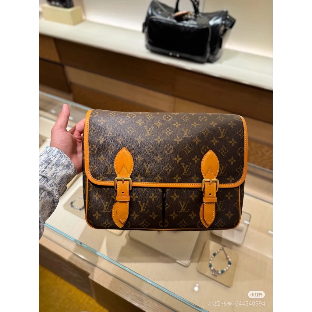 Louis Vuitton Classic Satchel Presbyopic Messenger Bag Mens Messenger Bag กระเป๋าผู้หญิง