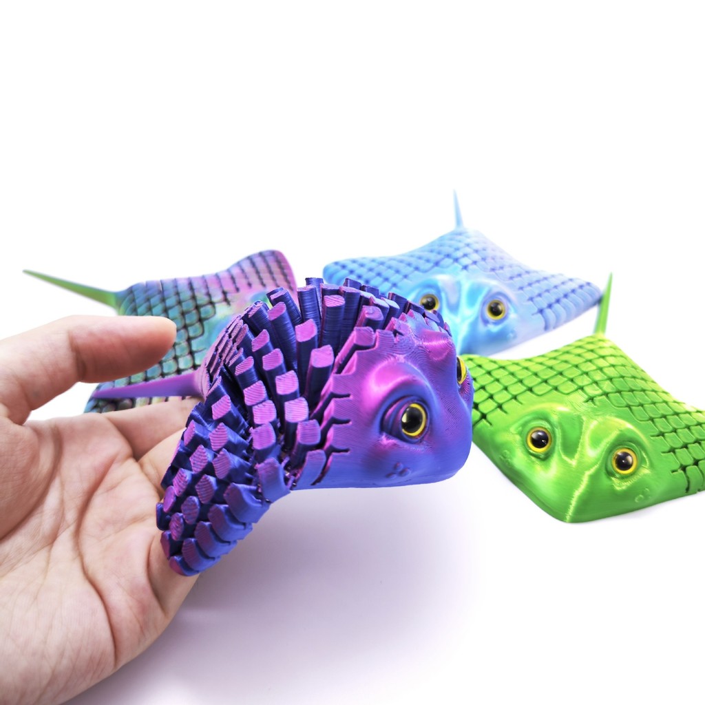 3D พิมพ์ Manta Ray รูป Articulated Ocean สัตว์รุ่น Multicolor ความเครียดบรรเทาตกแต่งโต๊ะของขวัญ