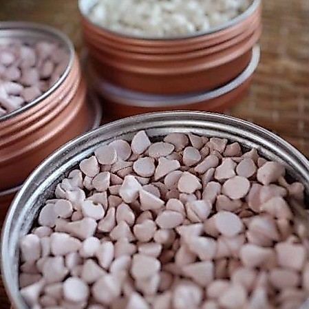 Ayada แป้งร่ำหอมสีธรรมชาติ แป้งฝุ่นไทยให้ผิวนวลเนียนสดใสแบบธรรมชาติ