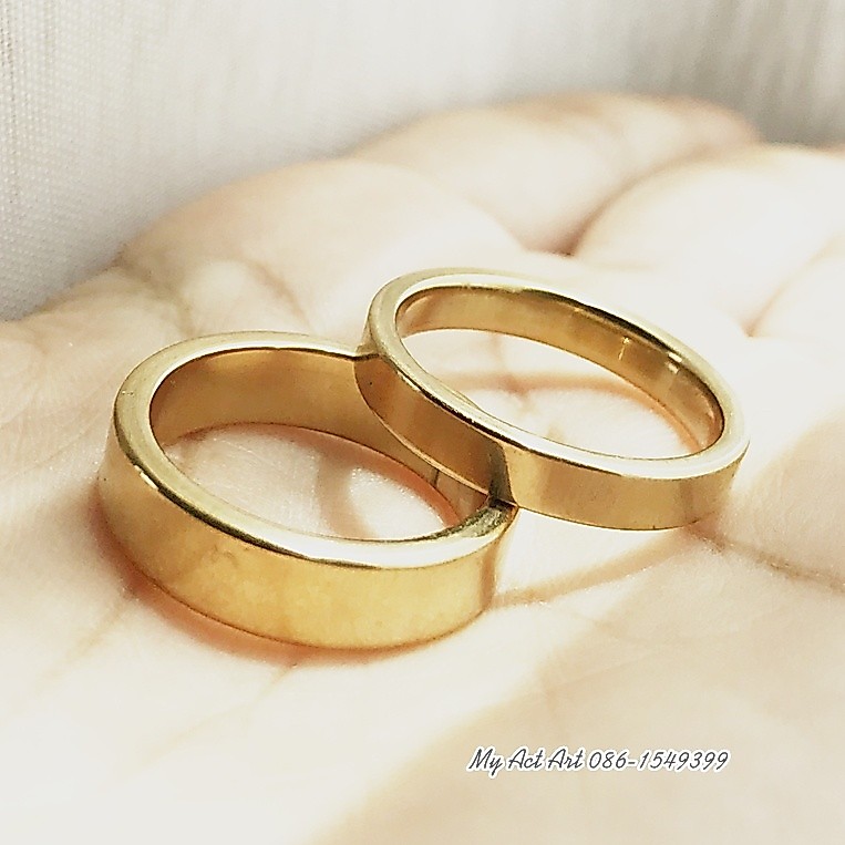 แหวนเรียบ แบบเกลี้ยง ปลอกมีด สีทอง เสริมดวง ไม่มีลาย หนา 2 มม. หน้ากว้าง 4-6 มม.(1วง) สีทอง
