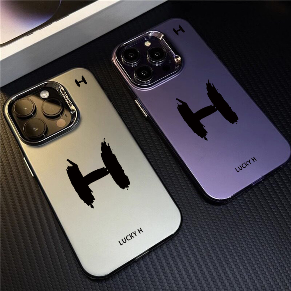 เคส Lucky H ลายอาร์ตสุดชิคสไตล์มินิมอลเท่ๆ สำหรับ iPhone 17 16 Pro Max 15 14 13 12 11 XS XR