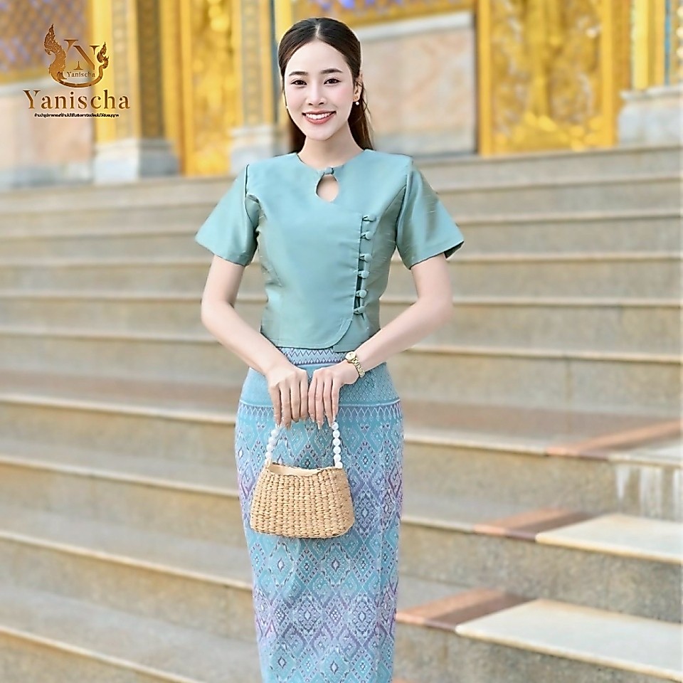 ชุดร้านญาณิศชา ผ้าไทย ชุดไทย เสื้อผ้าไหม แพรทิพย์ ผ้าถุงสำเร็จทอลาย เสื้อเขียวมิ้น