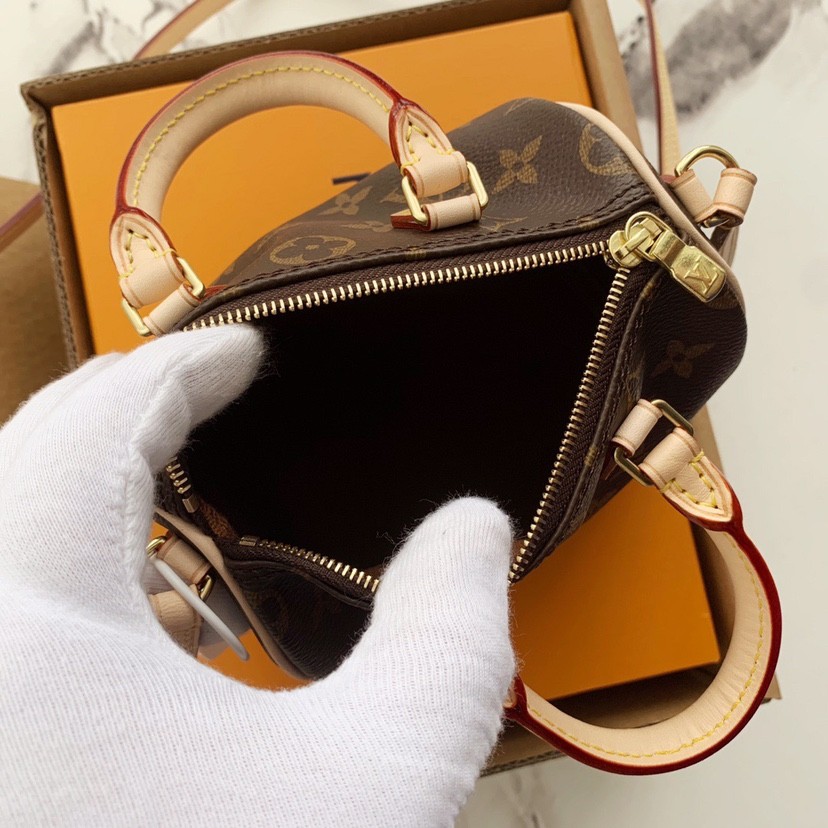 Louis Vuitton mini mini Pillow Shoulder Messenger Bag Female Bag m61252 LPIB