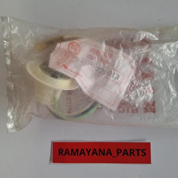 ซ็อกเก็ตไฟหน้ารุ่น Kitto CB100 ยี่ห้อ 33130229013