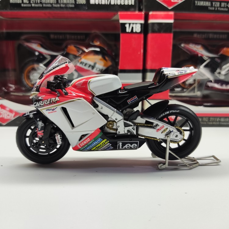 1/18 Honda RC211V ผลิตภัณฑ์สําเร็จรูปรถจักรยานยนต์ Racing MotoGP รุ่นโลหะผสมคอลเลกชันเครื่องประดับ