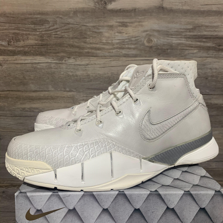 Nike Nike Zoom Kobe 1 Kobe 1 FTB ZK1 สีเทา สีขาว 869451-110