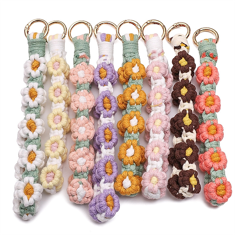 พวงกุญแจดอกไม้ถักมือ 18 ซม. สายผ้าฝ้ายสีสัน สำหรับ DIY ตกแต่งกระเป๋าเป้และสายคล้องโทรศัพท์ 1 ชิ้น