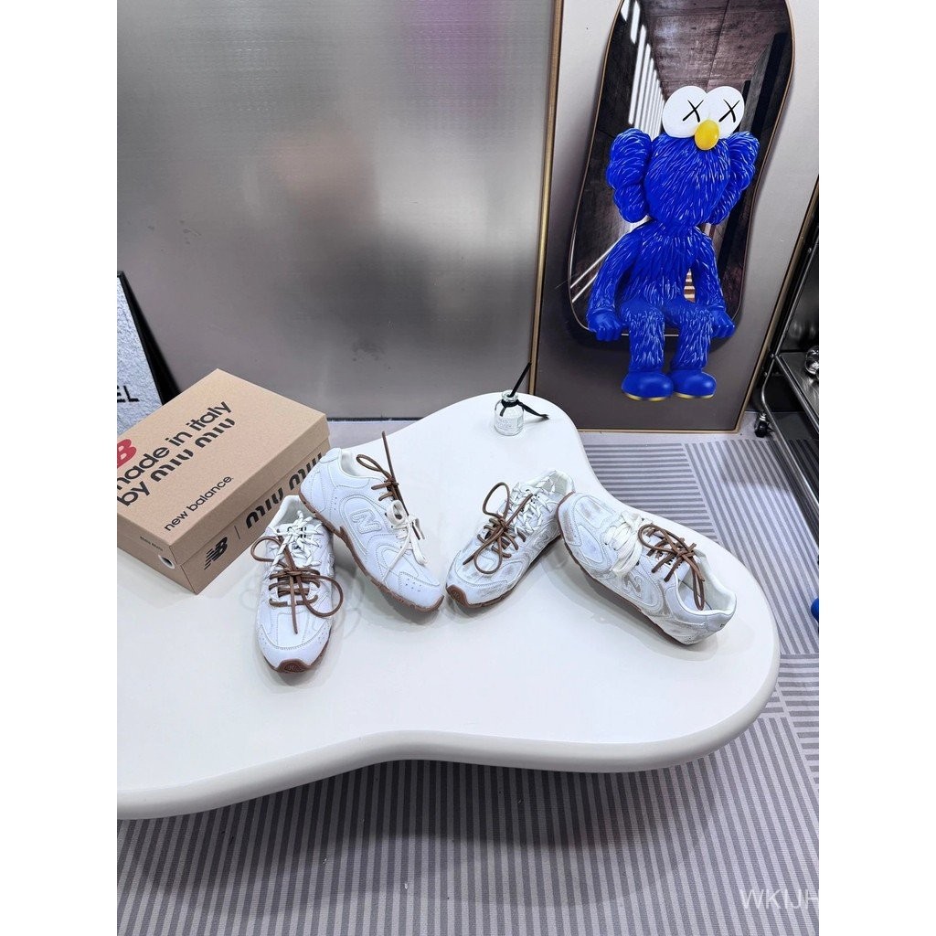 รองเท้า MiuMiu x New Balance ฤดูกาล 2024 แบบใหม่ สไตล์ distressed จากซีรีย์ NB530 ใส่สบายสำหรับกีฬา