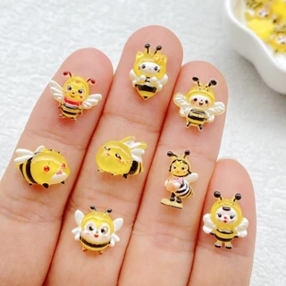 50ชิ้นน่ารักมินิสีการ์ตูนผึ้งเล็บ,เรซิ่นออกแบบเสน่ห์ ทําเอง 3ง เครื่องประดับตกแต่ง