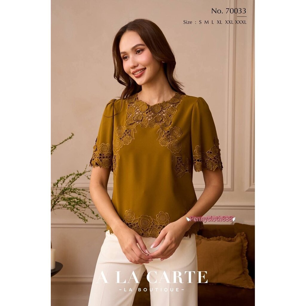 70033 เสื้อ A La Carte เครปเนื้อนุ่ม คอกลม งานปักฉลุ มีซับใน แขนสั้นแฟร์