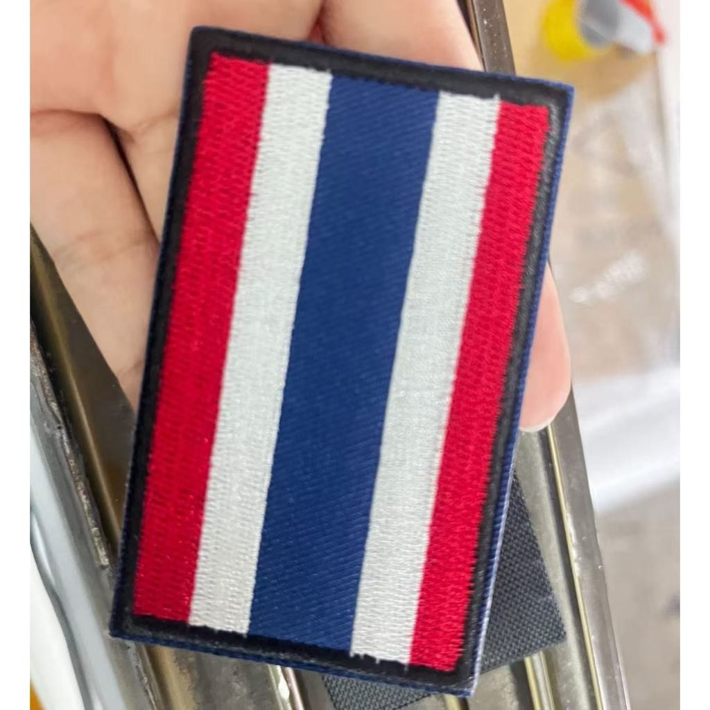 ธงชาติ ธงชาติเวลโคร อาร์มธงชาติ ขอบดำ ธงชาติติดอกกั๊ก  ตำรวจ ข้าราชการ อาร์มปักลาย ธงชาติไทย 5.5 x 8 cm