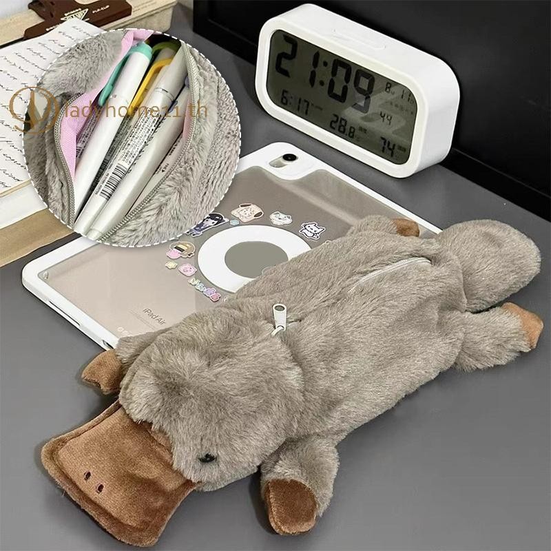 ONELADY น่ารัก Platypus ดินสอกระเป๋าเครื่องสําอาง Plush ปากกากระเป๋าขนาดใหญ่ความจุกระเป๋าโรงเรียนเครื่องเขียนกล่อง Desktop Storage กระเป๋า TH