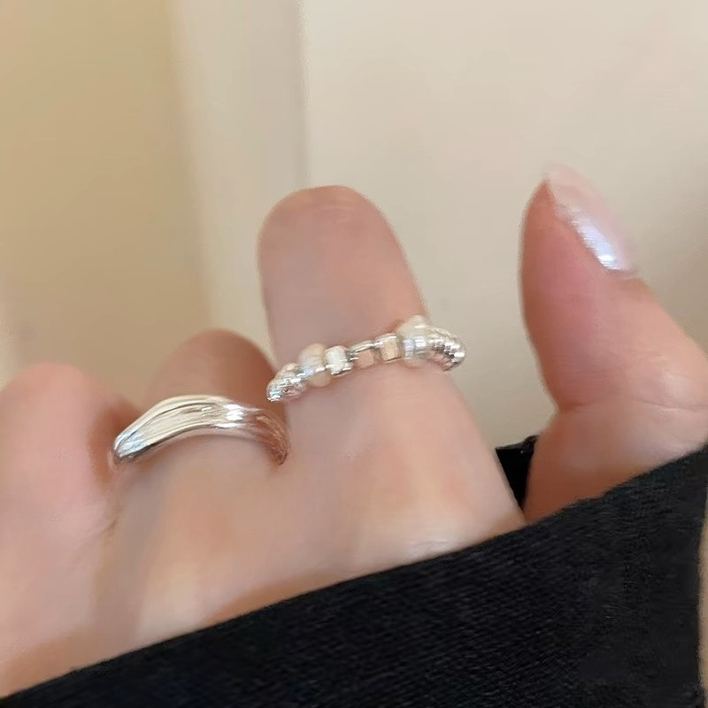 แหวนมุกลอยHazelnutสองชิ้น สไตล์เฉพาะตัวสำหรับคู่รัก ทำจากโลหะเงินด้านบนและเหมาะสำหรับสวมใส่นิ้วของผู้หญิง