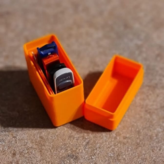 T27 - กระเป๋าพกพา USB และการ์ดหน่วยความจํา MicroSD