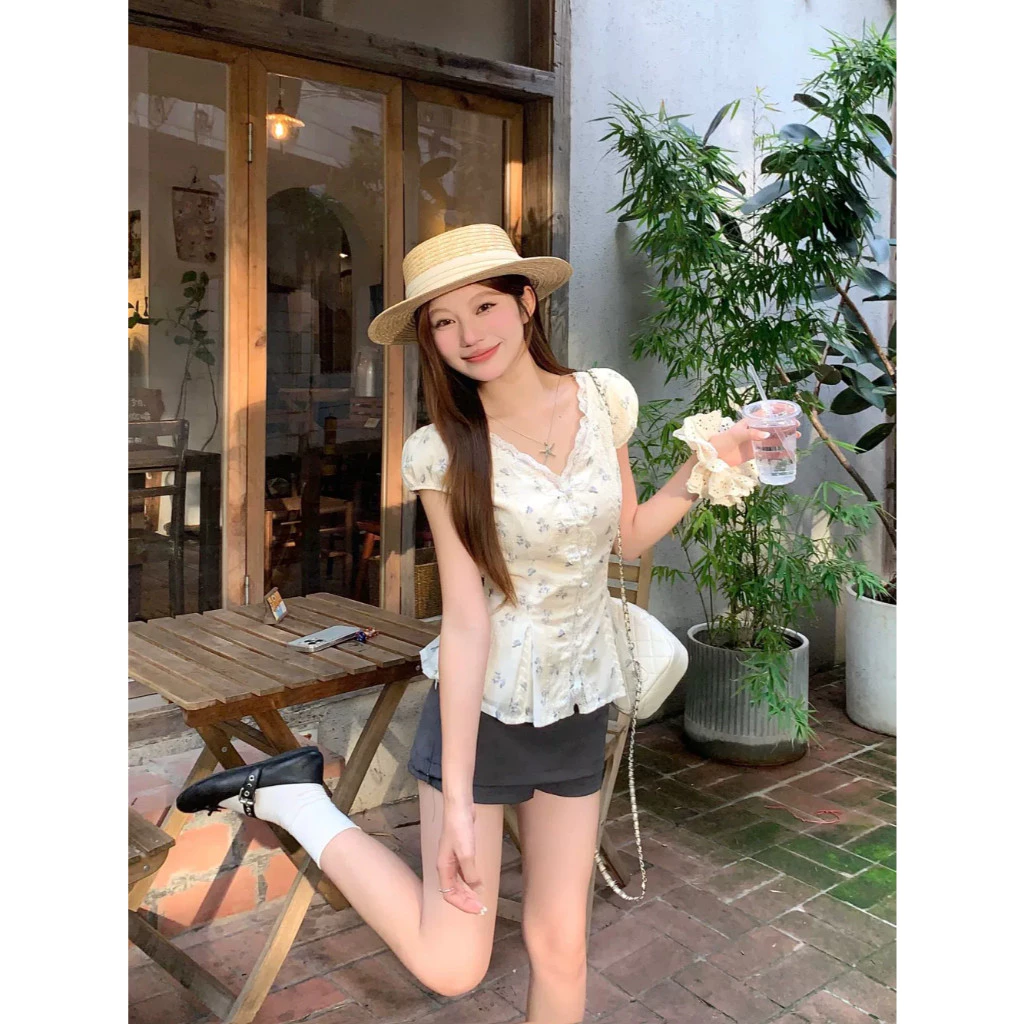 เสื้อครอปลายดอกสีม่วง คอวีแขนฟู สไตล์ฝรั่งเศส thumbnail 8