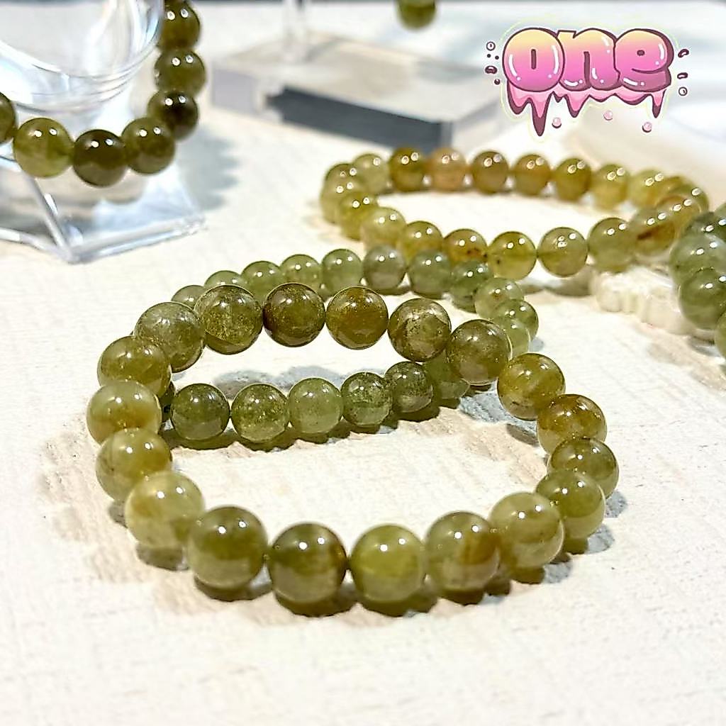 【พรีเมียม】*หินธรรมชาติ 100%* Tsavorite Garnet หินเสริมดวง หายาก โกเมนเขียว โกเมนสีเขียว สร้อยข้อมือ