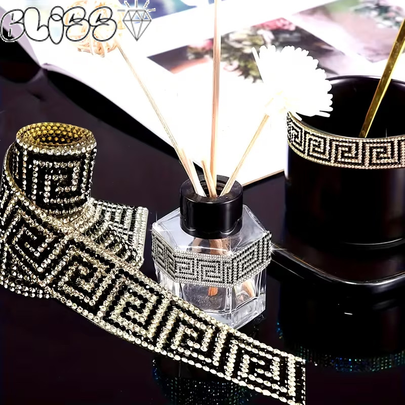 แถบเพชรติดด้วยตนเองประกายตกแต่ง Rhinestone Trim สําหรับงานฝีมือเสื้อผ้า