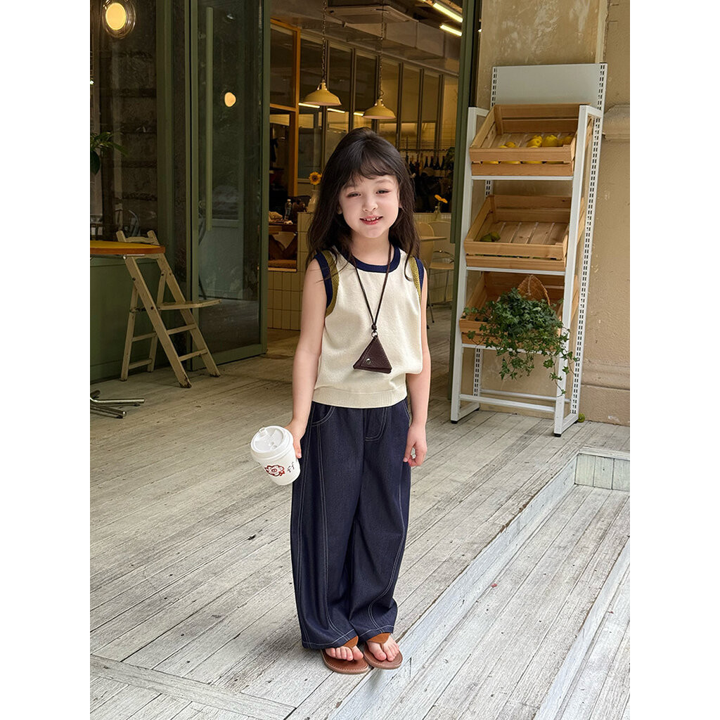 LLT-54 เสื้อกล้ามเด็กแขนกุด เป็นผ้าไหมพรม สีครีมแต่งขอบสีน้ำเงิน-เขียว ผ้าเนื้อนิ่มมาก ไม่คัน (ขนาด 90-140)