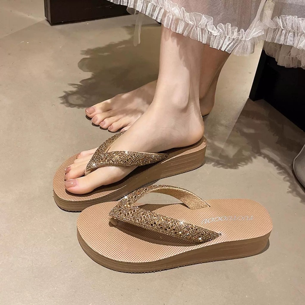 สุภาพสตรี Diamond-Studded Flip-Flops ฤดูร้อนหนาSoled Wedge Heel Flip-Flops กลางแจ้ง Anti-Slip ความสูง Casual S
