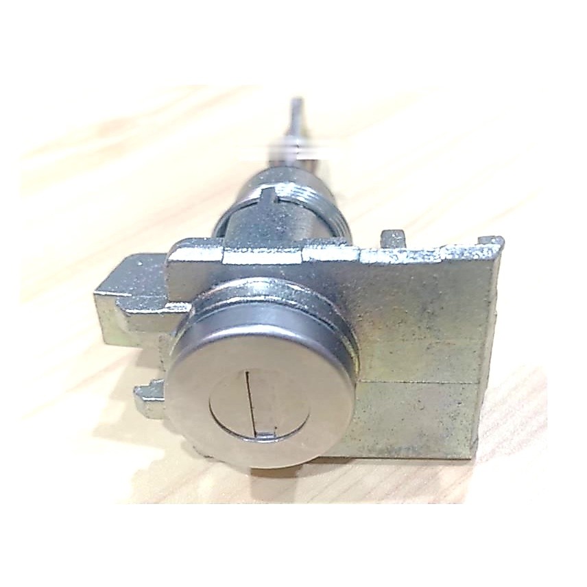 จัดส่งเร็วในวัน สินค้ามีรับประกัน กุญแจประตู MITSUBISHI TRITON กุญแจประตู มิตซูบิชิ ไทรทัน