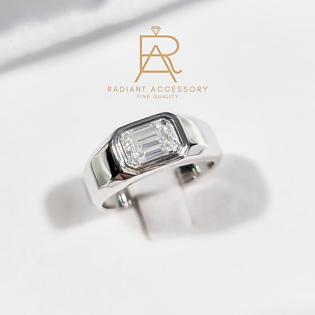 แหวนเงินแท้ชุบทองคำขาว ฝังเพชร Moissanite Emerald cut 2กะรัต