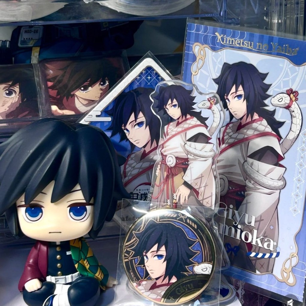 Demon Slayer Tomioka Giyuu ปีงูจํากัดอะคริลิคขาตั้งบาร์รวมป้ายเครื่องประดับจี้โฮมเมด