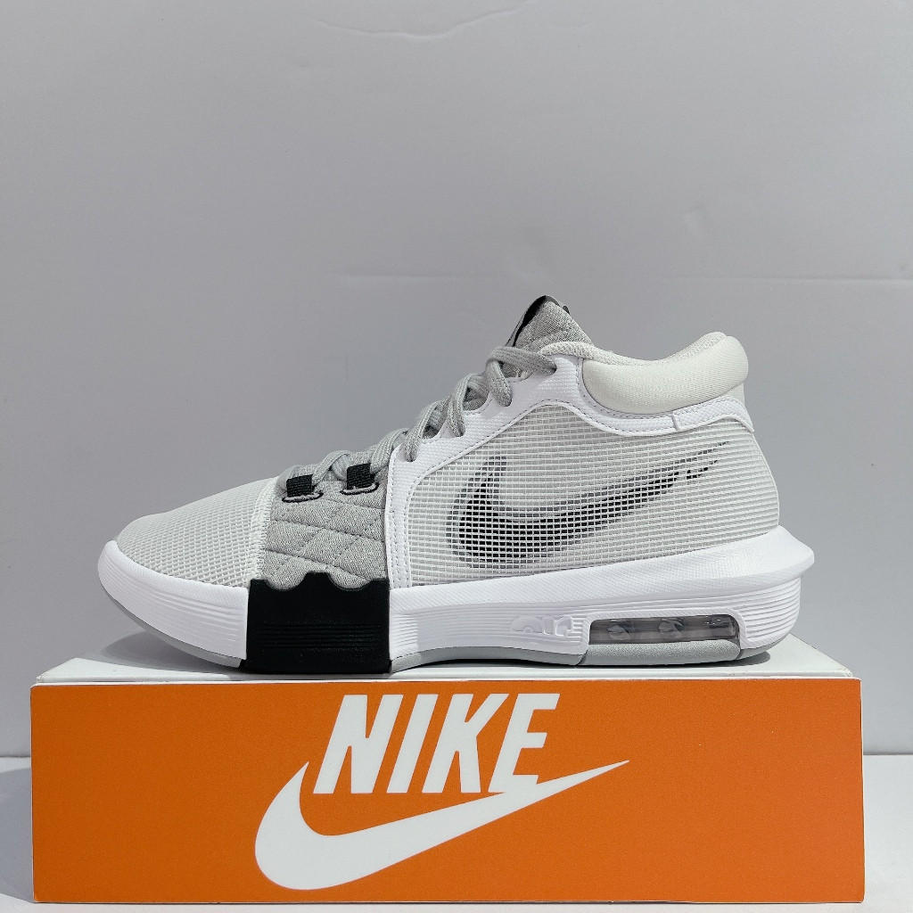 LEBRON WITNESS 8 EP สไตล์ควันสีเทาสีขากรองเท้าบาสเก็ตบอลสำหรับผู้ชายและผู้หญิง FB2237-100