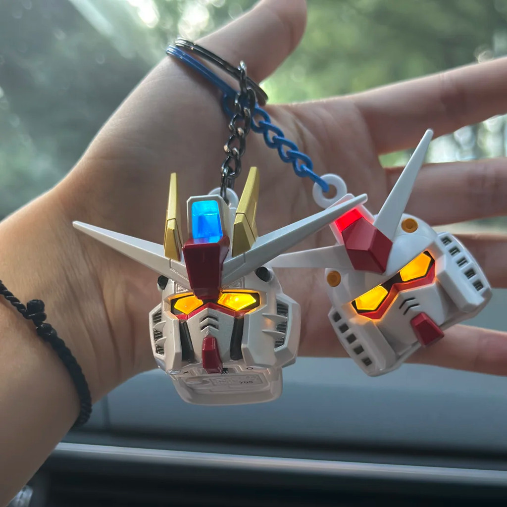 พร้อมสต็อก ของแท้ TOPTOY Bandai SD Gundam Head Pendant Mystery Box Luminous พวงกุญแจยูนิคอร์นฟรีอุปกรณ์ต่อพ่วงซ่อนสไตล์