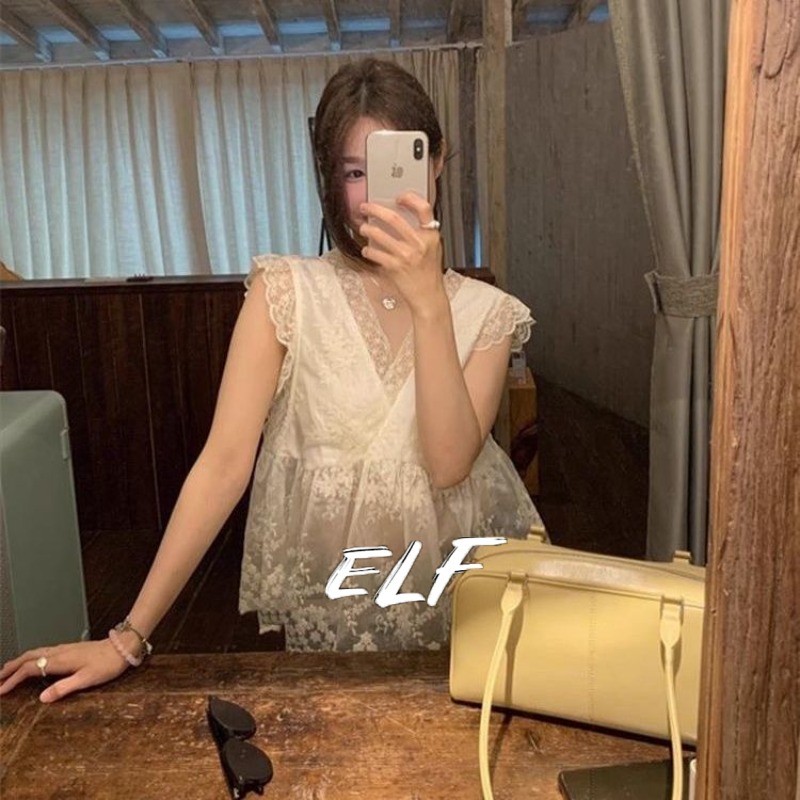 ELFwoo เสื้อลูกไม้คอวีเปิดหลัง พร้อมเสื้อกั๊กแขนกุดระบายอากาศ