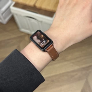 สายรัดหนังแม่เหล็ก for Huawei Band 11 11pro 10 9 8 NFC อุปกรณ์เสริมสายรัดข้อมือกีฬาแบบนิ่ม ระบายอากาศได้ดี เปลี่ยนได้